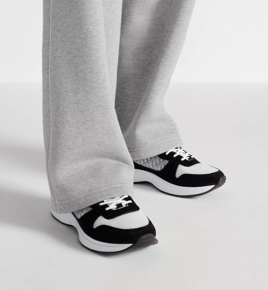 "B25" Sneaker